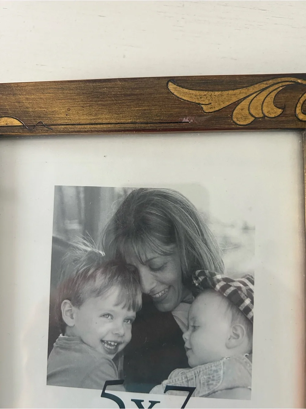 Aaron Brothers 5x7 Decorative Wood Picture Frame in Brown and Gold